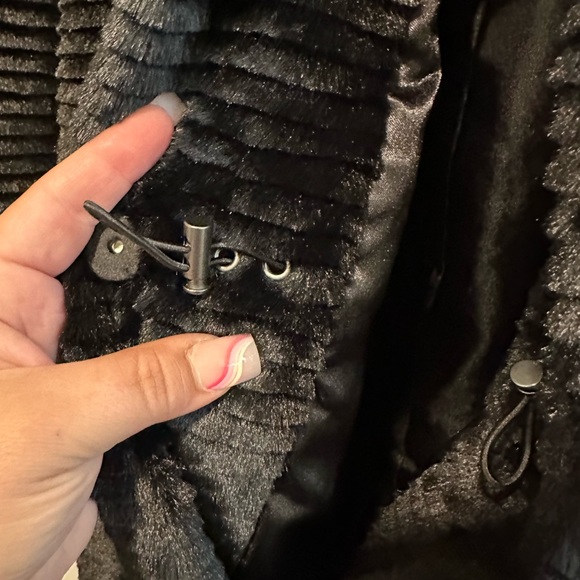 Dennis Basso Elegant Faux Fur Long Jacket - Picture 5 of 11